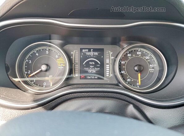 1C4PJLCB4KD285016 2019 JEEP CHEROKEE Silver Вид щитка приладів