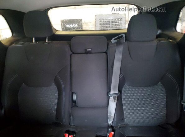 1C4PJLCB4KD439594 2019 JEEP CHEROKEE Silver Հետևի նստատեղերի տեսք