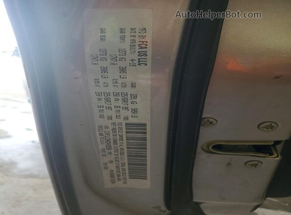 1C4PJLCB4KD439594 2019 JEEP CHEROKEE Silver VIN կոդի պիտակի տեսք