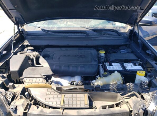 1C4PJLCB4LD542256 2020 JEEP CHEROKEE Blue Rear interior view