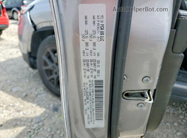 1C4PJLCB5JD533885 2018 JEEP CHEROKEE Серебряный Вид подкапотного пространства
