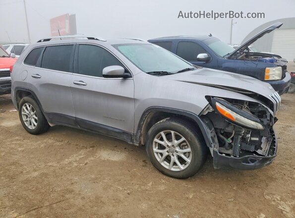1C4PJLCB5JD566675 2018 JEEP CHEROKEE Silver Передня права чверть