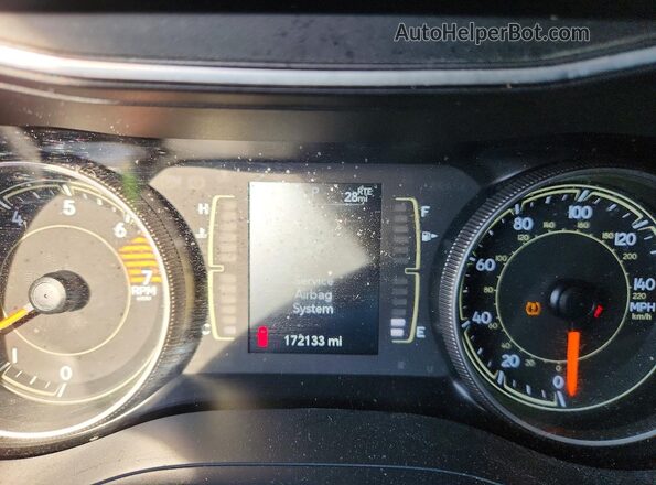 1C4PJLCB5KD339942 2019 JEEP CHEROKEE Tan ხელსაწყოთა პანელის ხედი