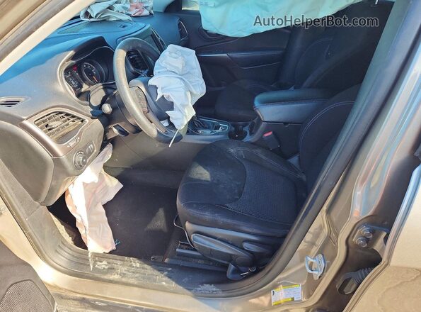1C4PJLCB5KD339942 2019 JEEP CHEROKEE Tan წინა სალონის ხედი
