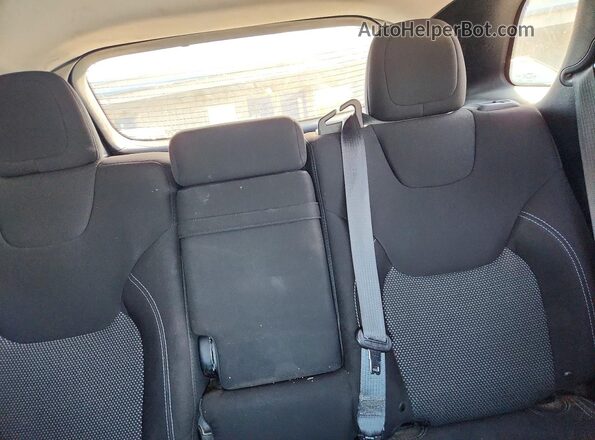 1C4PJLCB5KD339942 2019 JEEP CHEROKEE Tan უკანა სავარძლების ხედი