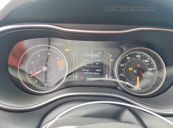 1C4PJLCB5KD370916 2019 JEEP CHEROKEE Green ხელსაწყოთა პანელის ხედი