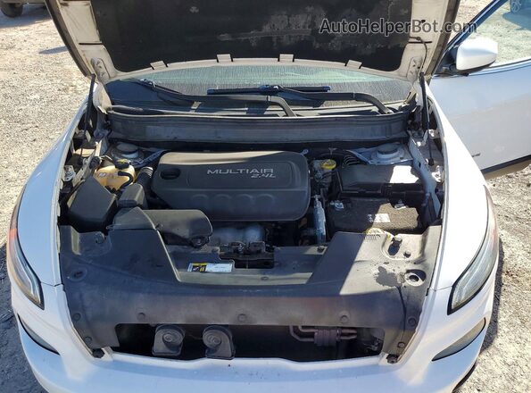 1C4PJLCB6JD551618 2018 JEEP CHEROKEE White Вид задньої частини салону