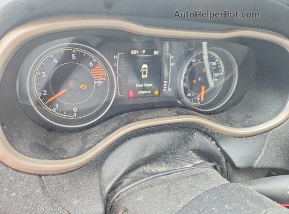 1C4PJLCB6JD577233 2018 JEEP CHEROKEE White Սարքավորումների վահանակի տեսք