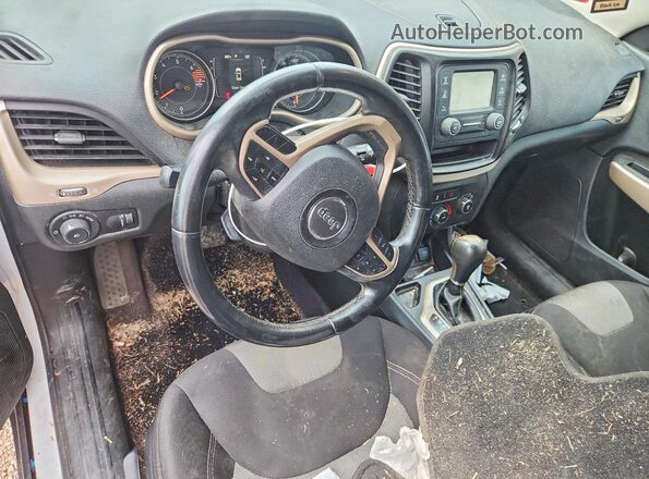1C4PJLCB6JD577233 2018 JEEP CHEROKEE White Առջևի վահանակի տեսք