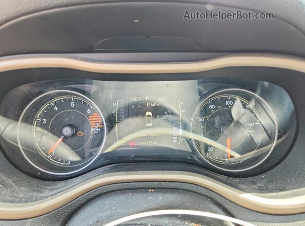 1C4PJLCB6JD615740 2018 JEEP CHEROKEE Silver Vista del cuadro de instrumentos