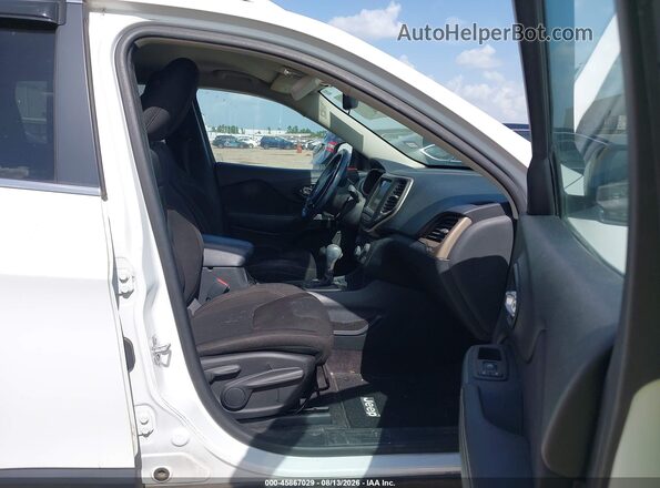 1C4PJLCB7GW172995 2016 JEEP CHEROKEE Белый Вид салона спереди