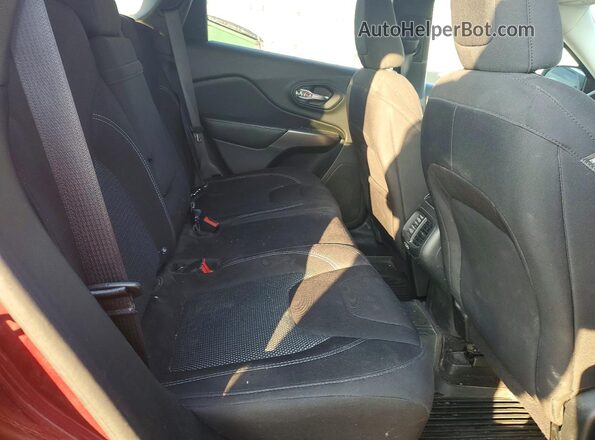 1C4PJLCB7KD145235 2019 JEEP CHEROKEE Maroon Vista interior trasera