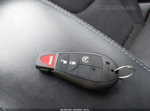 1C4PJLCB7KD172337 2019 JEEP CHEROKEE White Widok deski rozdzielczej