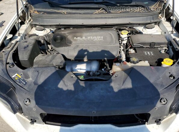 1C4PJLCB7KD222976 2019 JEEP CHEROKEE White Vista del compartimento del motor