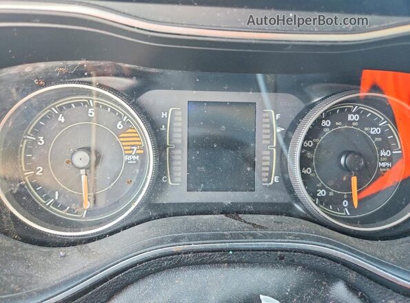 1C4PJLCB7KD297368 2019 JEEP CHEROKEE Белый Вид щитка приборов