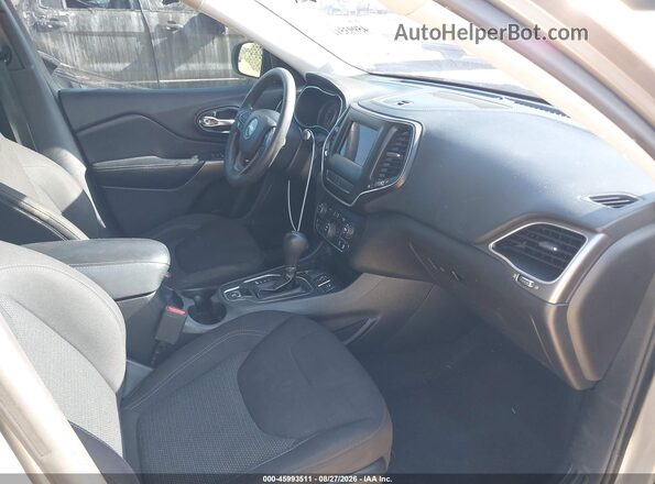 1C4PJLCB7KD301032 2019 JEEP CHEROKEE Gray Front interior view