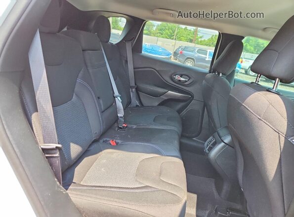 1C4PJLCB7KD331941 2019 JEEP CHEROKEE White Rear interior view