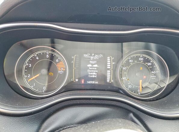 1C4PJLCB7KD365832 2019 JEEP CHEROKEE Burgundy Вид щитка приладів