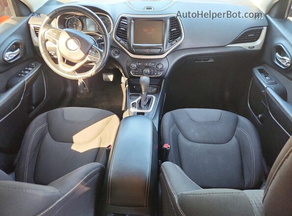 1C4PJLCB8GW146390 2016 JEEP CHEROKEE Black Dashboard view