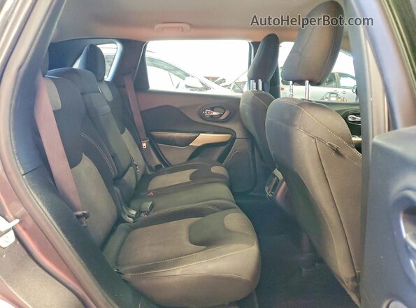 1C4PJLCB8JD552687 2018 JEEP CHEROKEE Gray Rear interior view