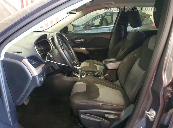 1C4PJLCB8JD552687 2018 JEEP CHEROKEE Gray Front interior view