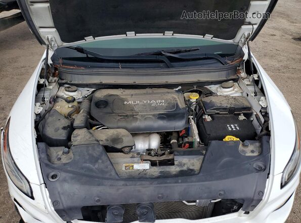 1C4PJLCB8JD577105 2018 JEEP CHEROKEE Белый Вид задней части салона