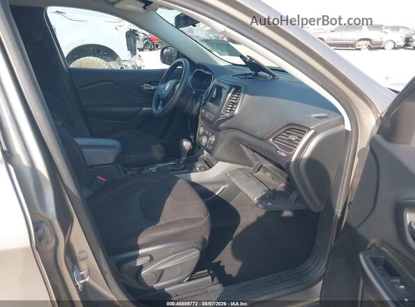 1C4PJLCB8KD357903 2019 JEEP CHEROKEE Brown Вид салону спереду