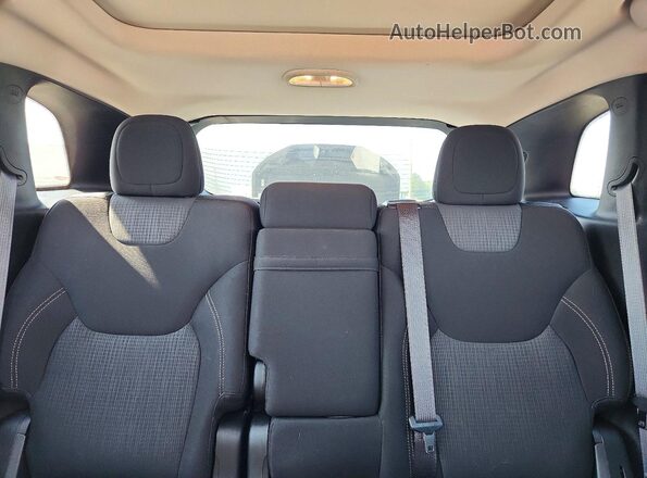 1C4PJLCB9HW623359 2017 JEEP CHEROKEE Burgundy Widok tylnych siedzeń