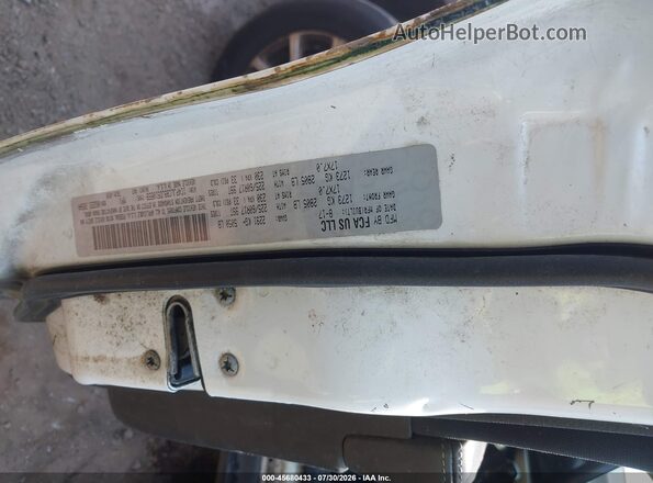 1C4PJLCB9JD510559 2018 JEEP CHEROKEE Белый Вид подкапотного пространства