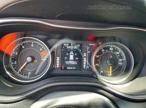 1C4PJLCB9KD129733 2019 JEEP CHEROKEE Черный Вид щитка приборов