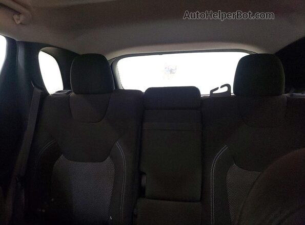 1C4PJLCB9KD134429 2019 JEEP CHEROKEE White უკანა სავარძლების ხედი
