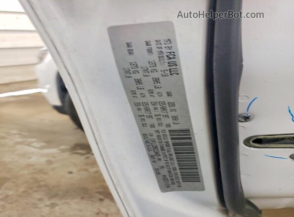 1C4PJLCB9KD134429 2019 JEEP CHEROKEE White სალონის 360-გრადუსიანი ხედი