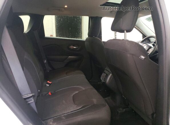 1C4PJLCB9KD134429 2019 JEEP CHEROKEE White უკანა სალონის ხედი