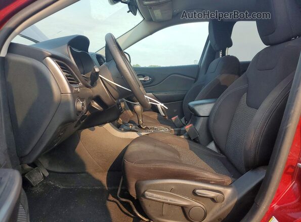 1C4PJLCB9KD377058 2019 JEEP CHEROKEE Бордовый Вид салона спереди