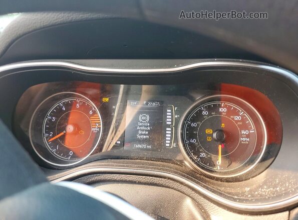1C4PJLCB9KD377058 2019 JEEP CHEROKEE Бордовый Вид щитка приборов