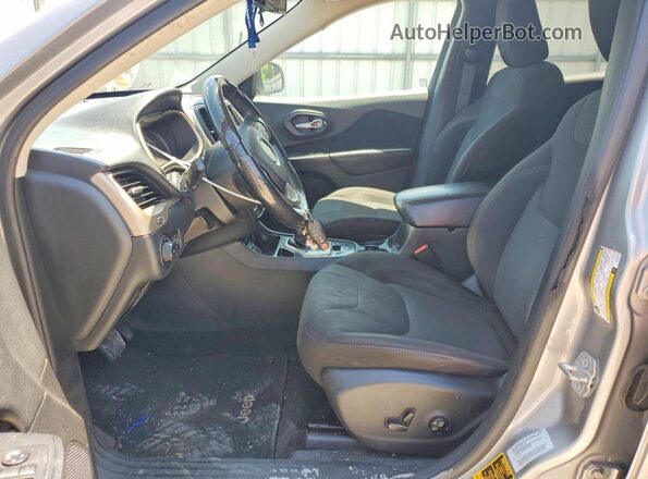 1C4PJLCBXGW212650 2016 JEEP CHEROKEE Silver Front interior view