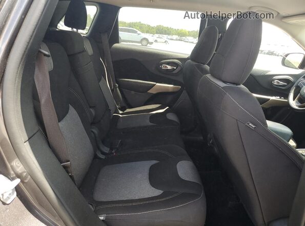 1C4PJLCBXJD544333 2018 JEEP CHEROKEE Gray Rear interior view