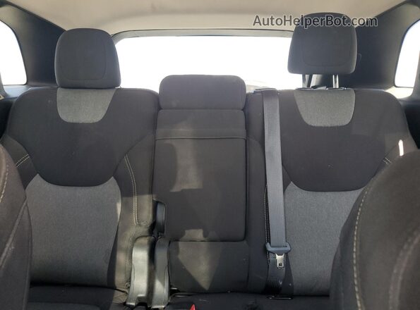 1C4PJLCBXJD544333 2018 JEEP CHEROKEE Gray Rear seats view