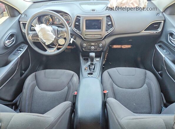 1C4PJLCBXKD110396 2019 JEEP CHEROKEE Красный Вид панели приборов