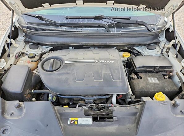 1C4PJLCS1HW663323 2017 JEEP CHEROKEE White Widok komory silnika