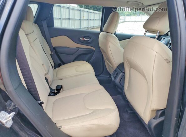 1C4PJLCS2GW207894 2016 JEEP CHEROKEE Black Widok wnętrza z tyłu