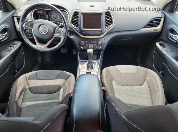 1C4PJLCS4GW125469 2016 JEEP CHEROKEE Silver Dashboard view