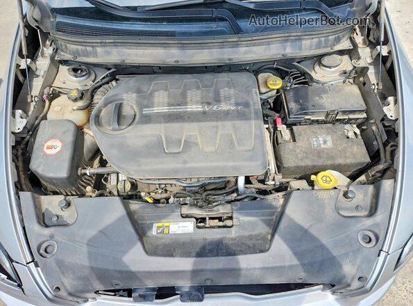 1C4PJLCS4GW125469 2016 JEEP CHEROKEE Silver Engine compartment view