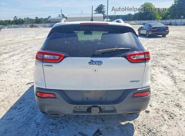1C4PJLCS5HW508497 2017 JEEP CHEROKEE White Widok z tyłu
