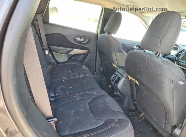 1C4PJLCS8HW574283 2017 JEEP CHEROKEE Gray Rear seats view