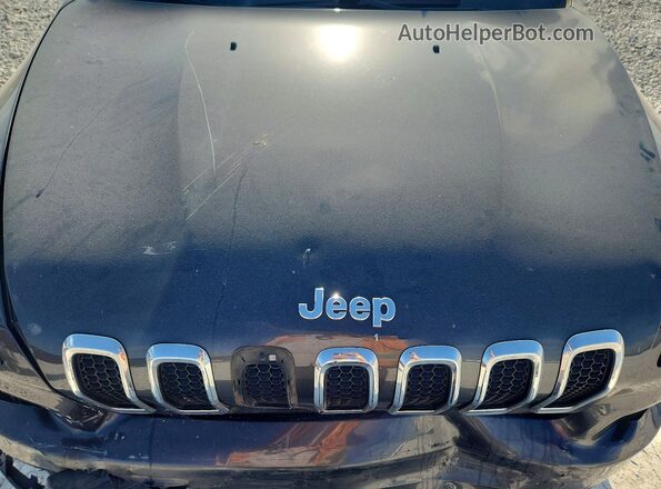 1C4PJLCS8HW574283 2017 JEEP CHEROKEE Gray Rear interior view