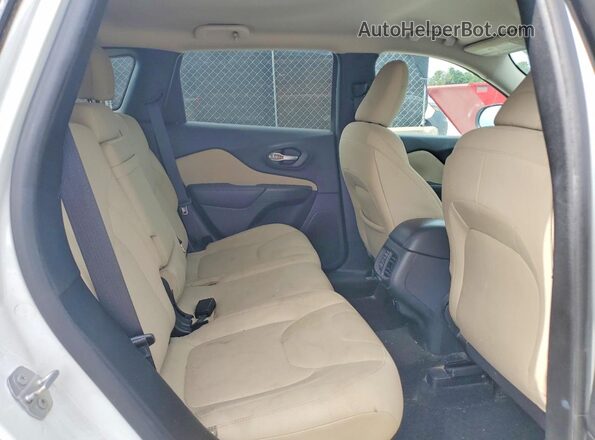 1C4PJLCS9GW126407 2016 JEEP CHEROKEE White Rear interior view