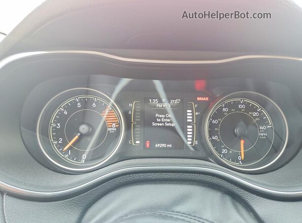 1C4PJLCX6KD111119 2019 JEEP CHEROKEE Red ხელსაწყოთა პანელის ხედი