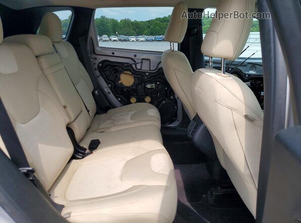 1C4PJLCXXJD524238 2018 JEEP CHEROKEE Silver Rear seats view