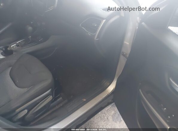 1C4PJLCXXKD272296 2019 JEEP CHEROKEE Gray Vista interior delantera